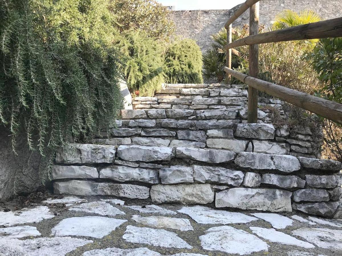 科麦里奥Il Sasso Bianco Bb公寓 外观 照片