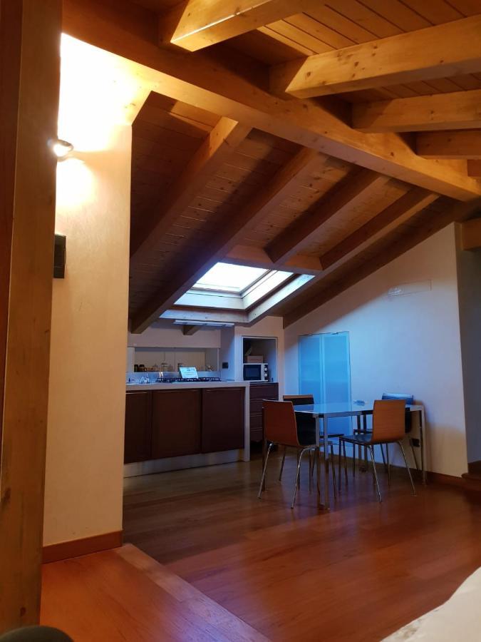 科麦里奥Il Sasso Bianco Bb公寓 外观 照片